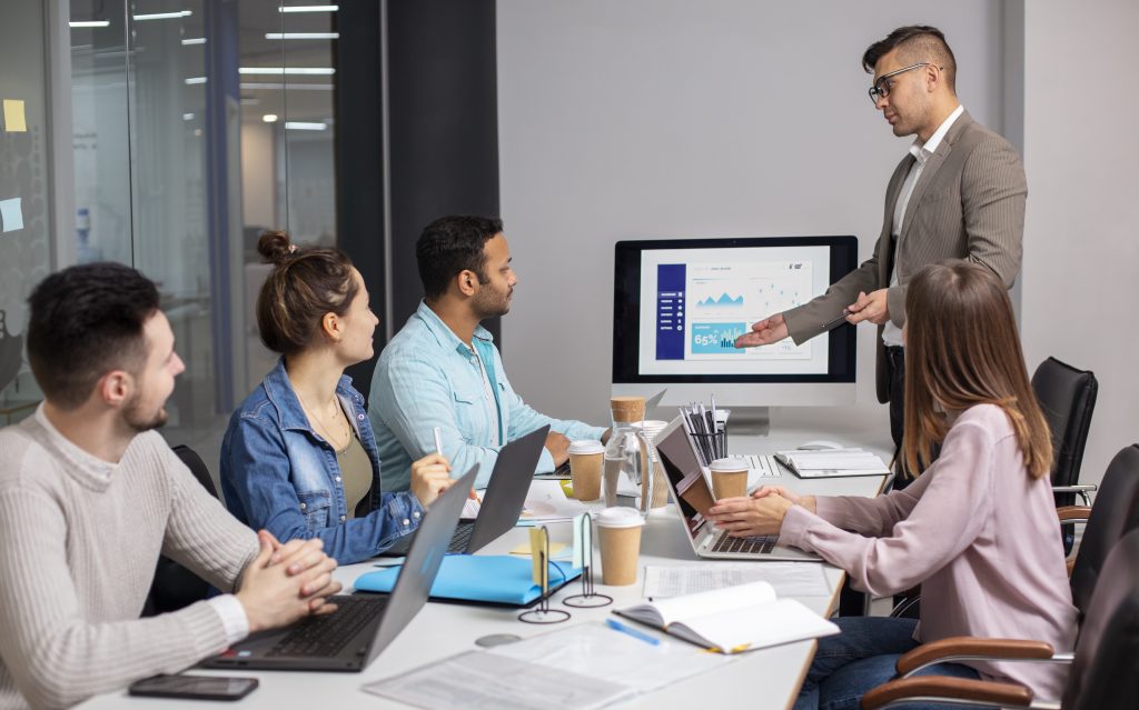 Digital marketing agency vs freelancer